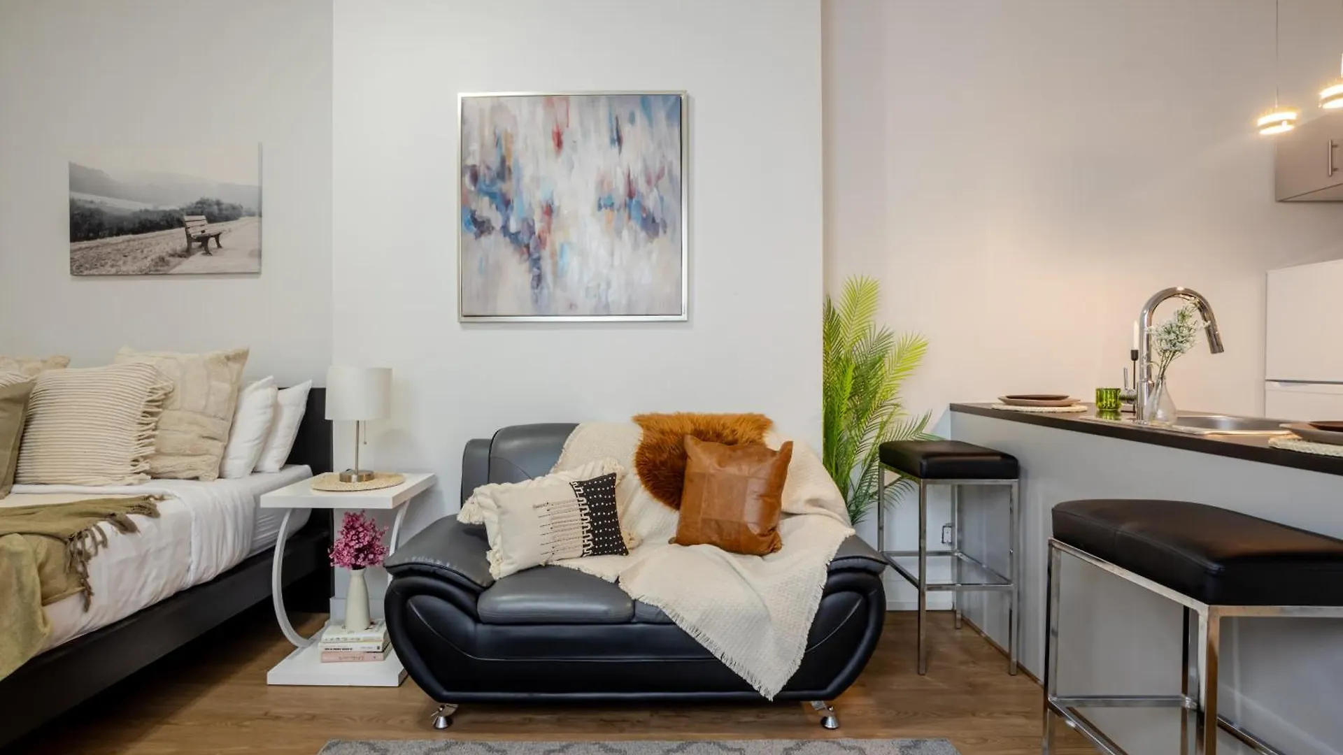 Apartment Snug Studio On Bishop Dt Mtl Zw5 Montreal Canada